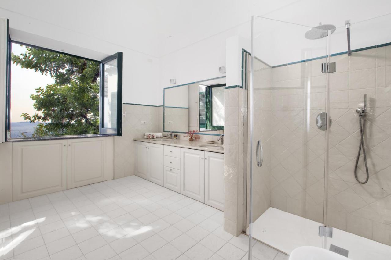 Amore Rentals - Villa Lo Scoglio Positano Eksteriør billede