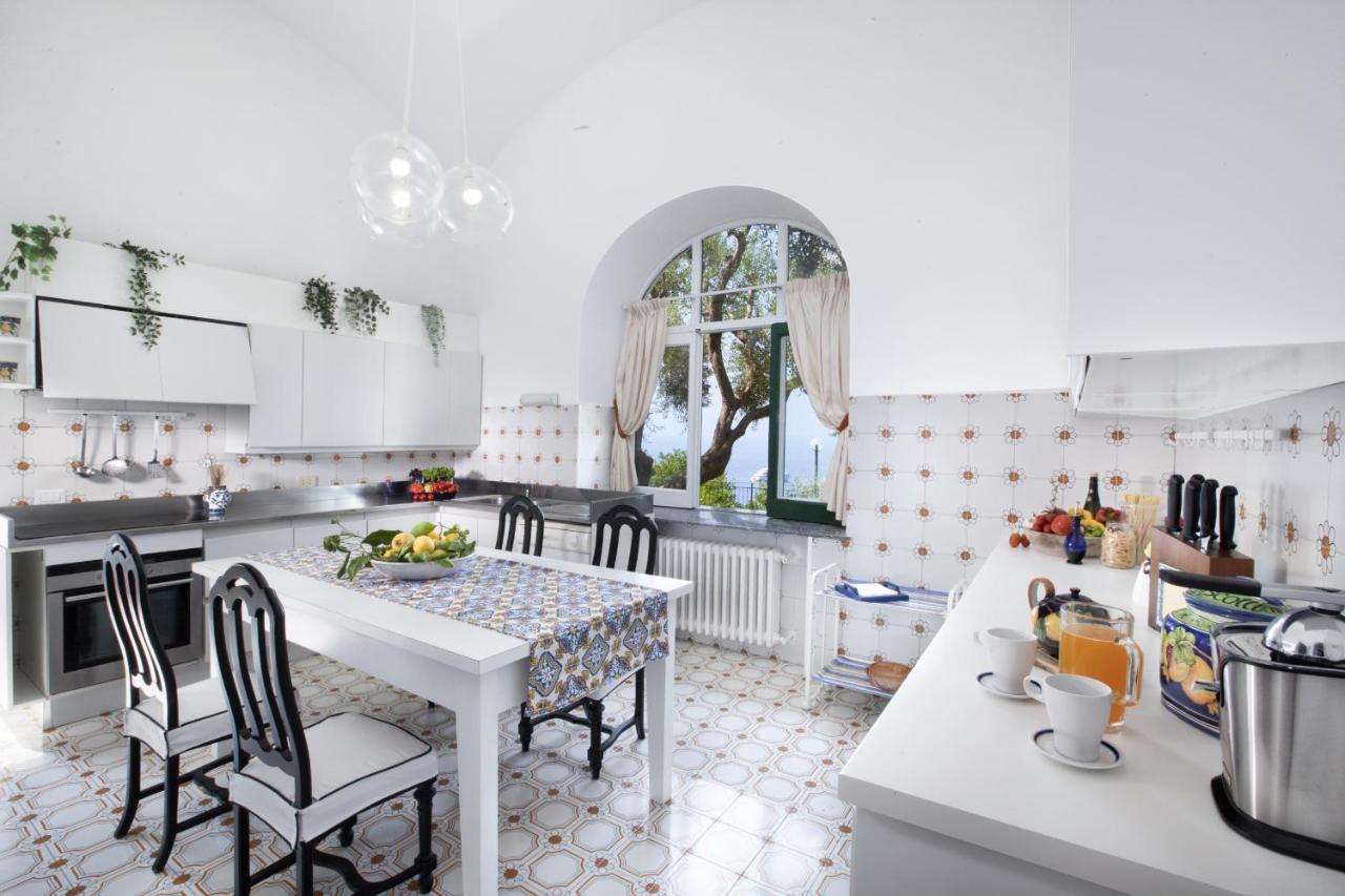 Amore Rentals - Villa Lo Scoglio Positano Eksteriør billede